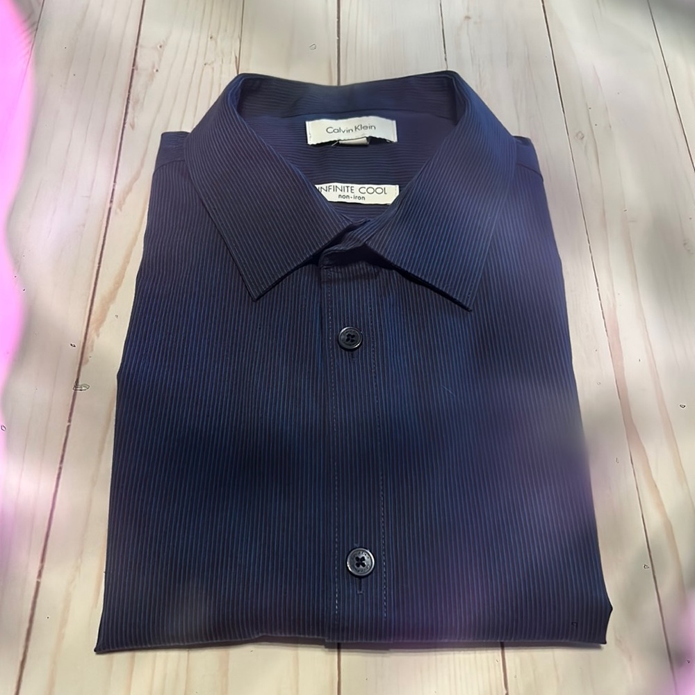 Calvin Klein. Size M